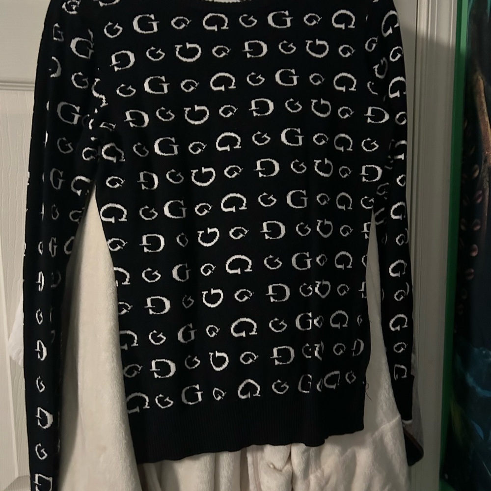 G by Guess Black and White Crew Neck Sweater